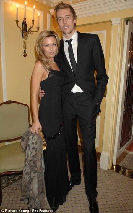 Biệt thự 4,5 triệu bảng của Peter Crouch bị trộm “viếng thăm” - 1