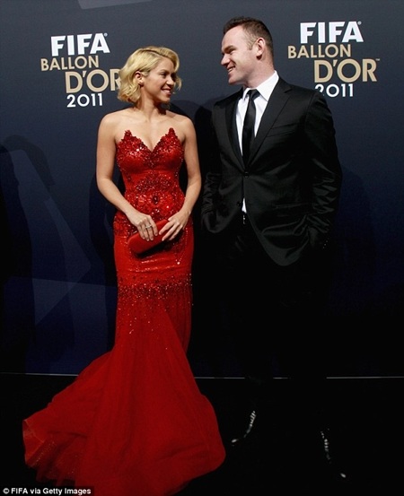 Shakira khiến ngôi sao bóng đá "phát cuồng" tại Gala Quả bóng vàng 2011 - 2 Shakira khiến ngôi sao bóng đá "phát cuồng" tại Gala Quả bóng vàng 2011 - 2