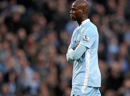Những khoảnh khắc bùng nổ và điên rồ trong sự nghiệp Balotelli - 11