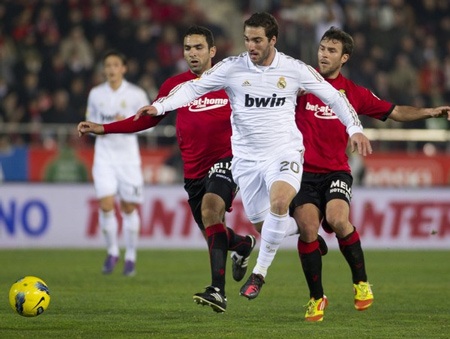 Real Madrid nhọc nhằn giành 3 điểm tại “miền đất dữ” Ono - 2