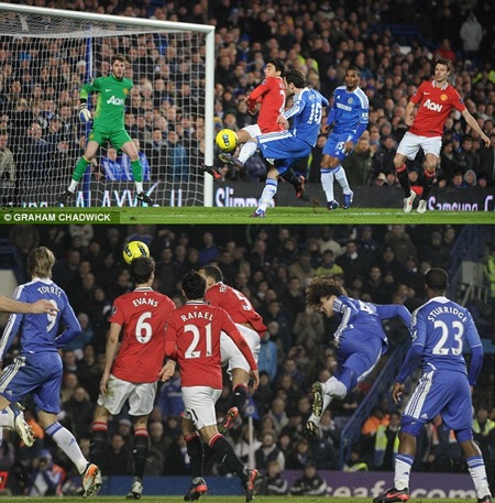 MU ngược dòng giành 1 điểm phi thường tại Stamford Bridge - 2