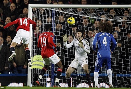 MU ngược dòng giành 1 điểm phi thường tại Stamford Bridge - 4