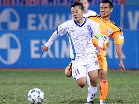 Công Vinh ghi bàn, đội bóng “bầu” Kiên vẫn đứt mạch thắng - 1