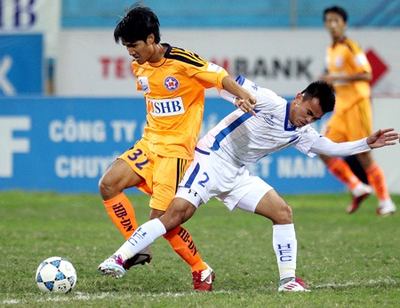 Công Vinh ghi bàn, đội bóng “bầu” Kiên vẫn đứt mạch thắng - 2