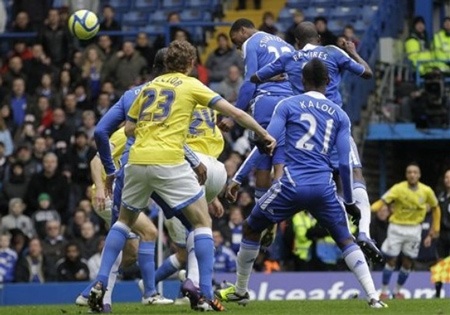 Mata đá hỏng penalty, Chelsea hòa bất lực trên sân nhà - 3 Mata đá hỏng penalty, Chelsea hòa bất lực trên sân nhà - 3