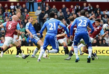 Torres “nổ súng”, Chelsea thắng lớn tại Villa Park - 2