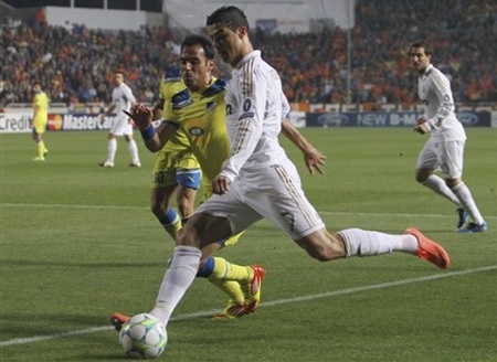 Bùng nổ ở cuối trận, Real Madrid đè bẹp Apoel - 1 Bùng nổ ở cuối trận, Real Madrid đè bẹp Apoel
