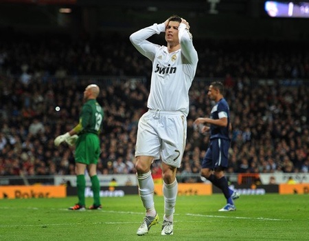 Malaga khiến Real Madrid đứt mạch toàn thắng