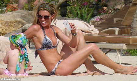 Vợ “sếu vườn” Peter Crouch đẹp ngỡ ngàng tại Dubai