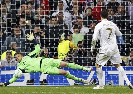 Real Madrid & Barcelona: Gã khổng lồ có trái tim…chuột nhắt - 3 Real Madrid & Barcelona: Gã khổng lồ có trái tim…chuột nhắt