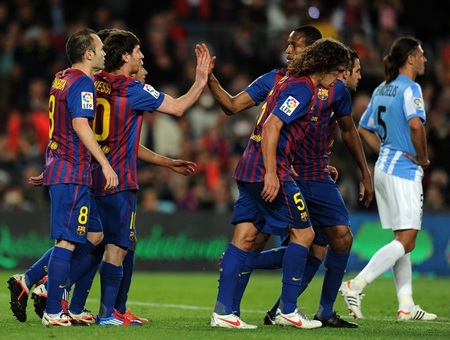 Lập hattrick trước Malaga, Messi vượt mặt C. Ronaldo