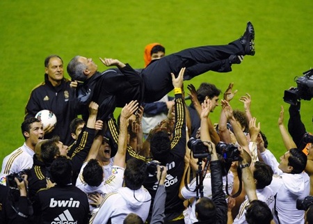 Hạ Bilbao, Real Madrid lên ngôi vô địch La Liga lần thứ 32