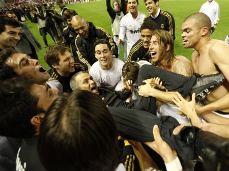 Real Madrid vô địch La Liga: Tình thôi xót xa - 1 Real Madrid vô địch La Liga: Tình thôi xót xa