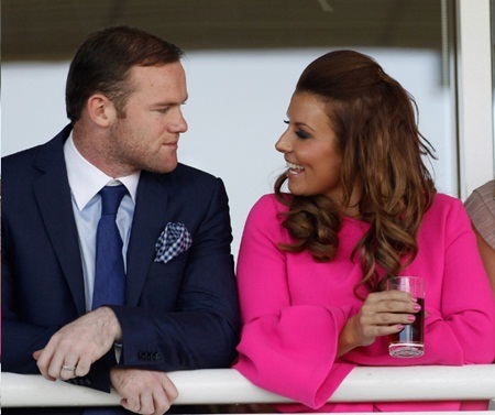 Vợ Wayne Rooney “lấn át” dàn người đẹp tại trường đua Aintree - 5 Vợ Wayne Rooney “lấn át” dàn người đẹp tại trường đua Aintree