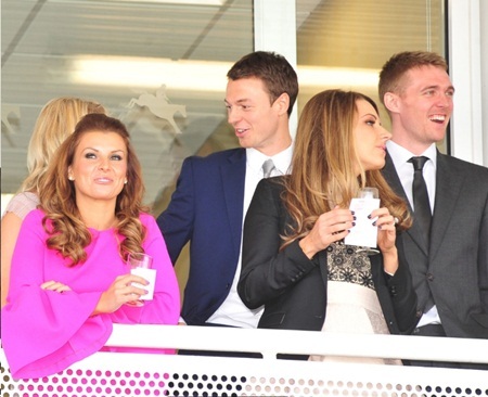 Vợ Wayne Rooney “lấn át” dàn người đẹp tại trường đua Aintree - 7 Vợ Wayne Rooney “lấn át” dàn người đẹp tại trường đua Aintree