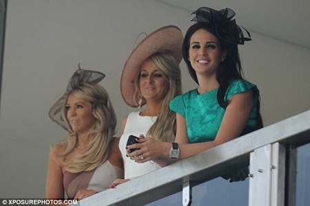 Dàn WAGS tỏa sáng tại “ngày hội người đẹp” Aintree