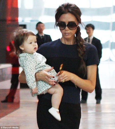 Mẹ con bà Beck sành điệu tại Hồng Kông - 3 Mẹ con bà Beck sành điệu tại Hồng Kông