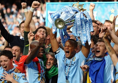 Niềm hạnh phúc vô bờ bến của Man City trong ngày đăng quang - 2 Niềm hạnh phúc vô bờ bến của Man City trong ngày đăng quang