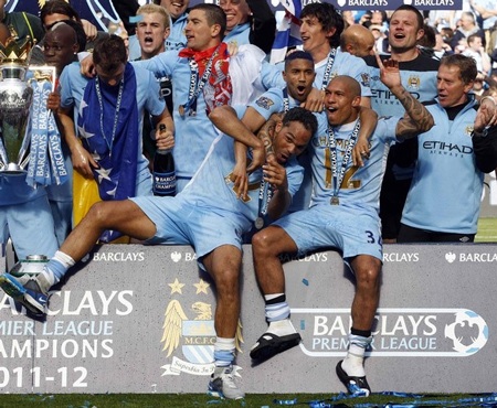Niềm hạnh phúc vô bờ bến của Man City trong ngày đăng quang - 8 Niềm hạnh phúc vô bờ bến của Man City trong ngày đăng quang