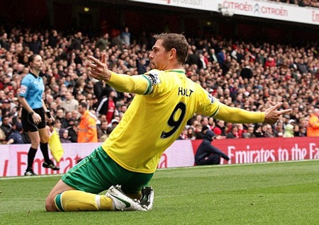 Hòa kịch tính Norwich, Arsenal có nguy cơ mất ngôi thứ 3