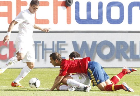 Tây Ban Nha dễ dàng hạ Serbia bằng đội hình 2 - 2 Tây Ban Nha dễ dàng hạ Serbia bằng đội hình 2
