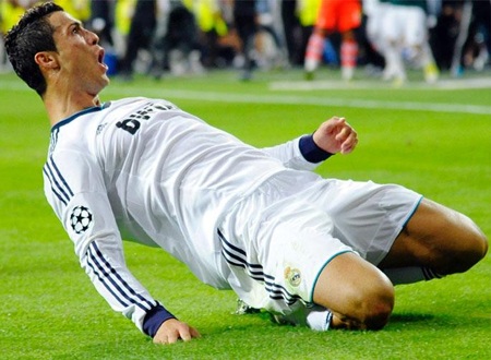 C. Ronaldo không hối hận vì đánh tiếng đòi ra đi - 1 C. Ronaldo không hối hận vì đánh tiếng đòi ra đi