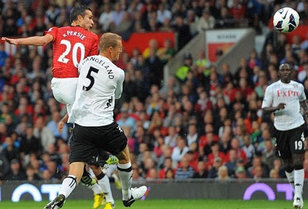 Van Persie lập công, MU nhọc nhằn đánh bại Fulham - 3 Quả vô lê gỡ hòa tuyệt đẹp của Van Persie chính là bước ngoặt của trận đấu