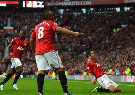 Van Persie lập công, MU nhọc nhằn đánh bại Fulham - 1 MU đã có được 3 điểm đầu tiên tại Premier League năm nay