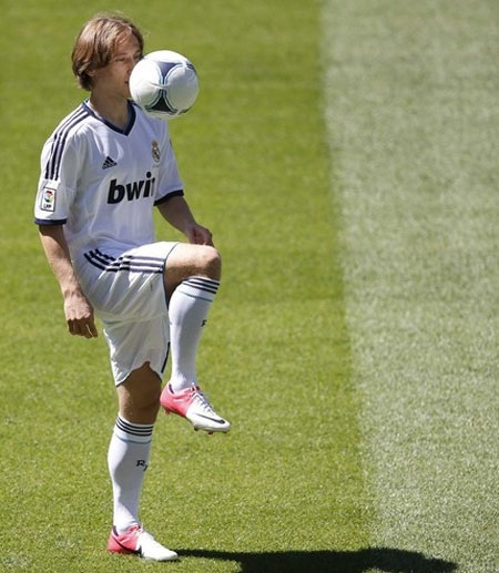 Luka Modric đã có màn ra mắt đội bóng mới đầy ấn tượng