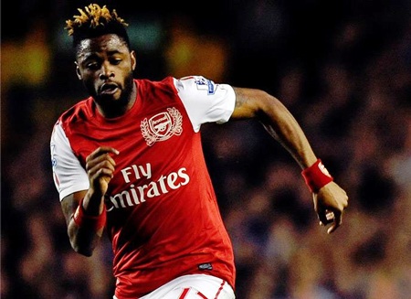 Bán nhanh Song, Arsenal nhắm Nuri Sahin thay thế - 1 Alex Song đang chờ ngày để gia nhập Barcelona