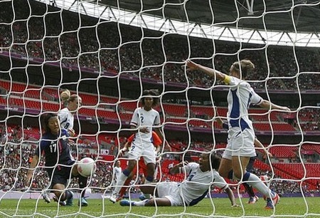 Bàn gỡ của Ogimi không đủ giúp Nhật Bản tránh khỏi thất bại