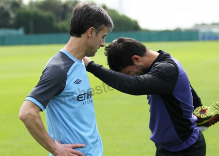 Man City vui mừng chào đón Aguero trở lại tập luyện - 1 Aguero trở lại sân cỏ sau 1 tháng dưỡng thương