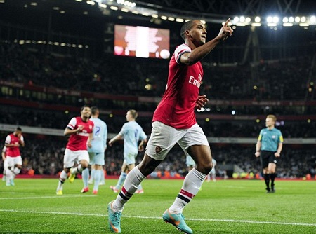 Arsenal “vùi dập” Coventry bằng tỷ số tennis - 2 Đoàn quân HLV Wenger đang thể hiện sự ổn định trên mọi mặt trận