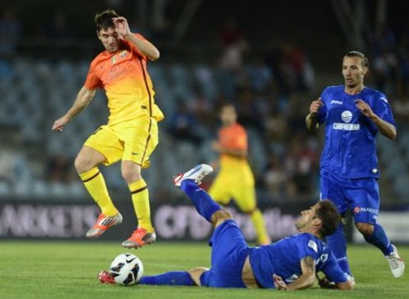 Lionel Messi rực sáng với cú đúp vào lưới Getafe