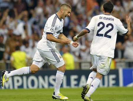 C. Ronaldo tỏa sáng, Real Madrid thắng nghẹt thở Man City - 6 Benzema dứt điểm quyết đoán gỡ hòa 2-2 cho Real Madrid