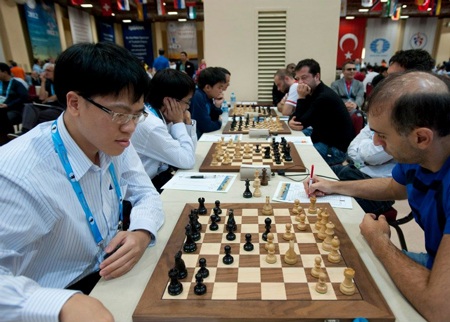 Việt Nam thi đấu ấn tượng tại giải cờ vua Olympiad 2012 - 1 Quang Liêm đang thi đấu khá thành công tại giải Olympiad