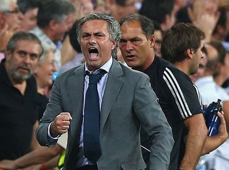 Mourinho kiện tờ Marca vì bị bôi xấu danh dự - 1 Mourinho đang bị tờ Marca lẫn người cũ Barca chỉ trích nặng nề