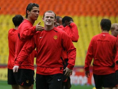 Rooney: “C. Ronaldo luôn thích làm dáng” - 1 Rooney và Ronaldo thời còn khoác áo MU