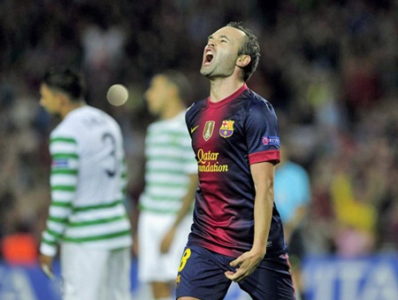 Nhìn lại chiến thắng nghẹt thở của Barca tại Nou Camp - 9 Iniesta gỡ hòa 1-1 cho Barcelona ở phút cuối cùng hiệp 1