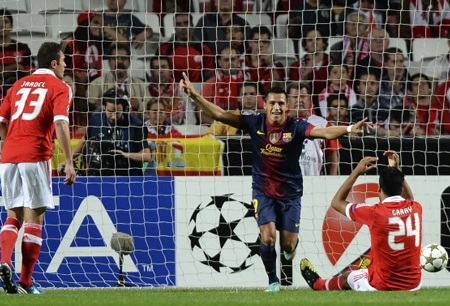 Alexis Sanchez đưa Barca vượt lên dẫn trước từ khá sớm