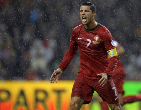 C. Ronaldo “tịt ngòi”, Bồ Đào Nha hòa bất lực Bắc Ailen - 3 Sự thất vọng thể hiện trên khuôn mặt C. Ronaldo