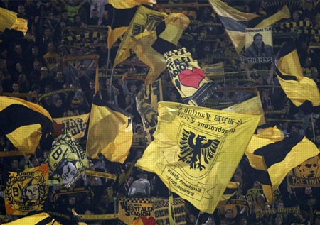 Những dấu ấn trong ngày Real Madrid bại trận trên đất Đức - 13 Niềm vui của các CĐV Dortmund