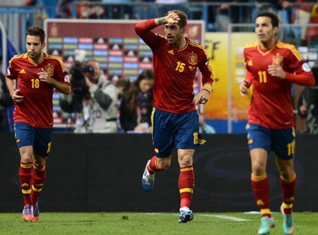Fabregas đá hỏng penalty, Tây Ban Nha hòa cay đắng Pháp - 1 Sergio Ramos đưa Tây Ban Nha vượt lên dẫn trước