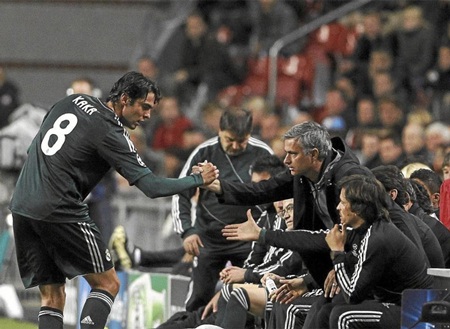 Kaka đã có trận đấu thành công trong lần hiếm hoi đá chính