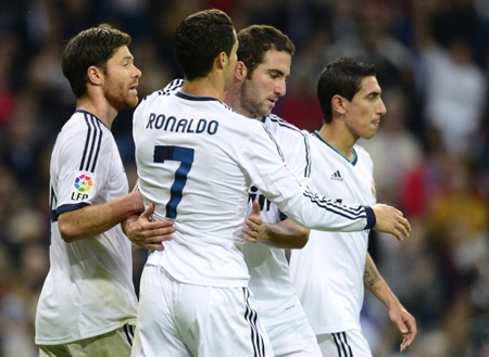 C. Ronaldo ghi bàn, Real Madrid đánh bại Celta Vigo - 3 C. Ronaldo ấn định thắng lợi 2-0 cho Real Madrid trên chấm phạt đền