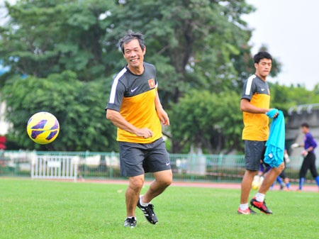 Những ngày qua, ông Bằng khá căng thẳng vì thành tích của tuyển Việt Nam