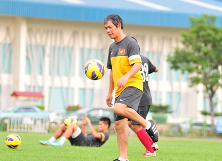 Những ngày qua, ông Bằng khá căng thẳng vì thành tích của tuyển Việt Nam