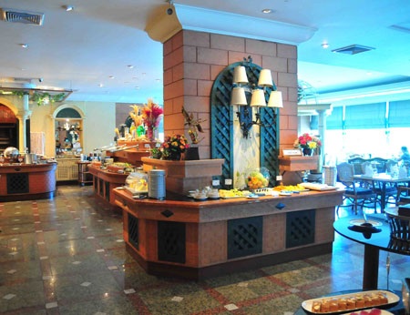 “Xâm nhập” bữa ăn của đội tuyển Việt Nam tại Bangkok - 3 Nội thất bên trọng khách sạn khá sang trọng - Ảnh: An An