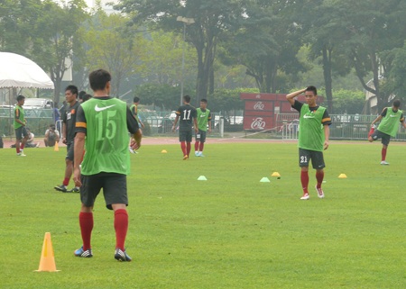 ĐT Việt Nam rèn miếng đánh trước trận chiến với Myanmar - 7 Các cầu thủ khá hứng khởi với buổi tập thứ hai tại Thái Lan