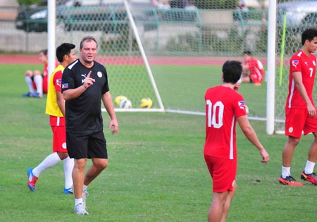 Fulham không chấp thuận cho thủ môn Philippines dự AFF Cup - 1 HLV Weiss tự tin về sức mạnh của tuyển Philippines